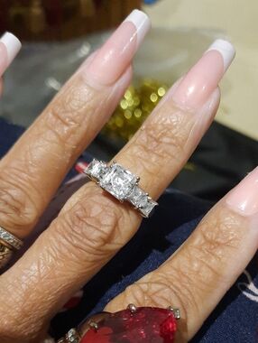Auth DIAMONELLE TYCOON CZ 5 STONE RING Signed Solid Sterling Silver Rhodium SZ 6